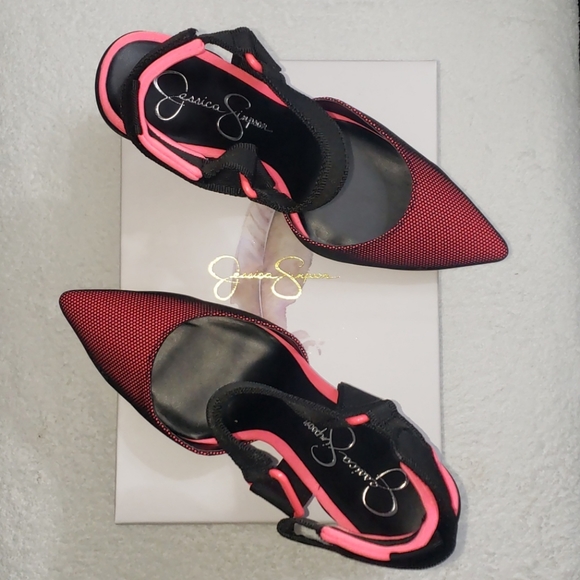 New Jessica Simpson - Picture 2 of 4